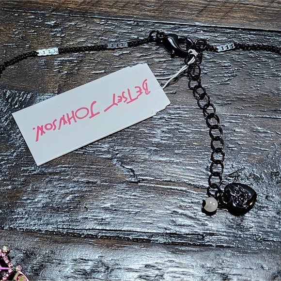 BETSEY JOHNSON HALLOWEEN SPIDER CAT GHOST & WEB PENDANT NECKLACE WITH CRYSTALS - Picture 8 of 13